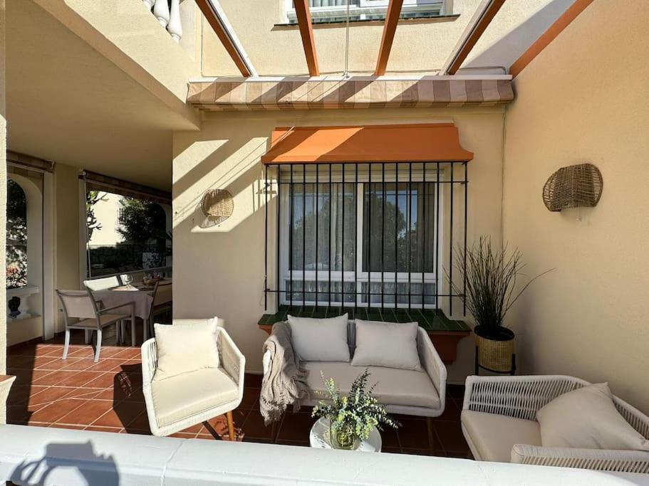 Nuevo Torrox Deluxe Beach & Piscina Экстерьер фото