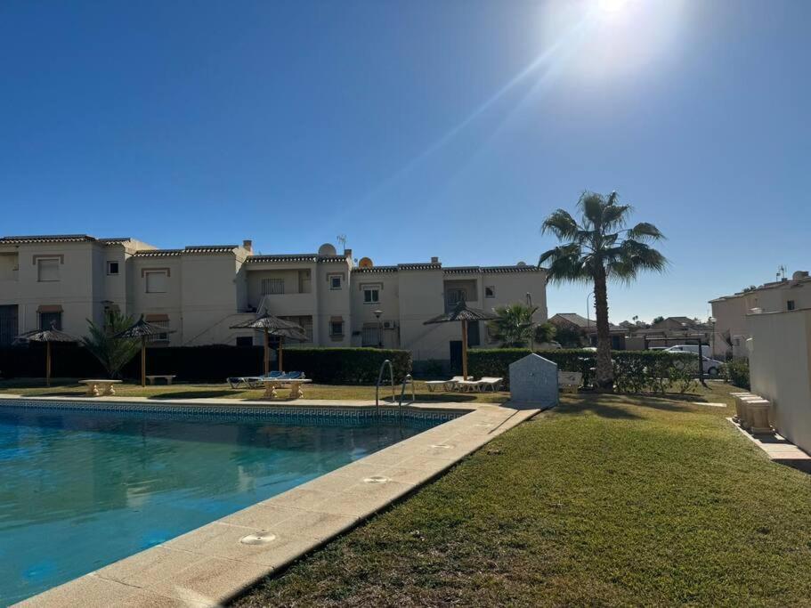 Nuevo Torrox Deluxe Beach & Piscina Экстерьер фото